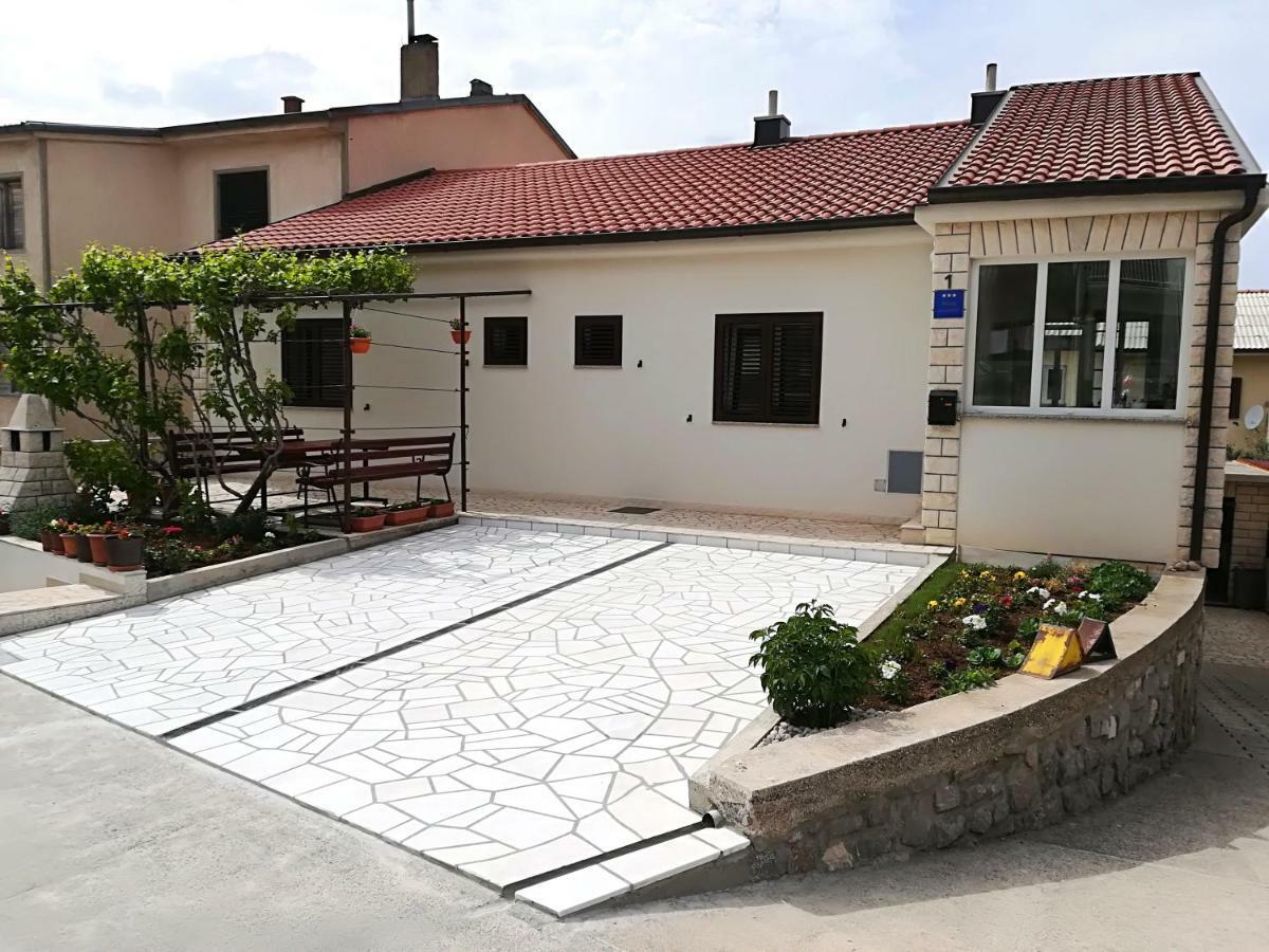 Apartment And Rooms Markovic Senj  Exterior photo